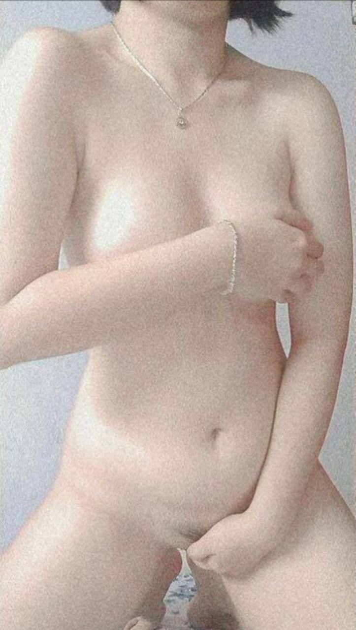 Khi internet chập chờn, bunny colby gọi kỹ thuật đến và đó là một anh da đen